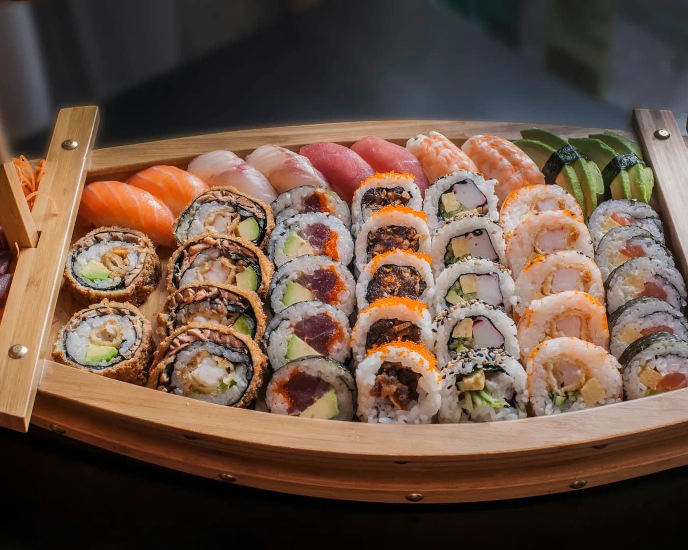 Maki rolls colorés préparés minute, sushi à Bruxelles