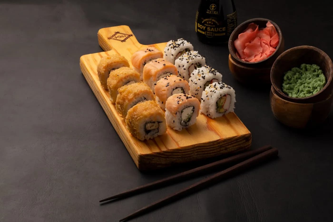 Sashimis de saumon et thon découpés à la commande chez Taiyaki Sushi